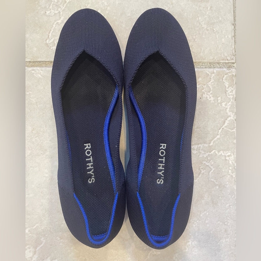 EUC navy Rothy’s “the flat” size 9.5